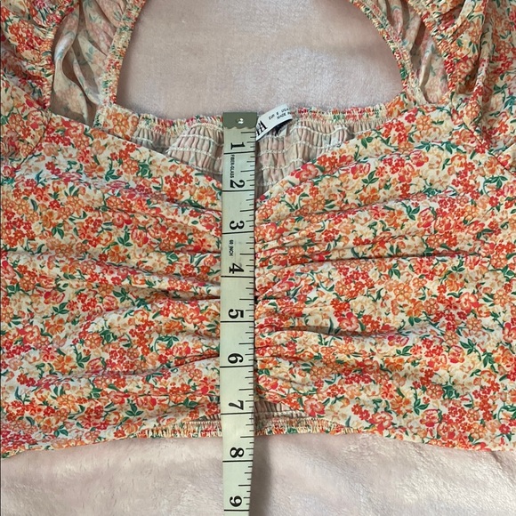 ZARA floral cinched flutter sleeve crop top - Picture 5 of 9